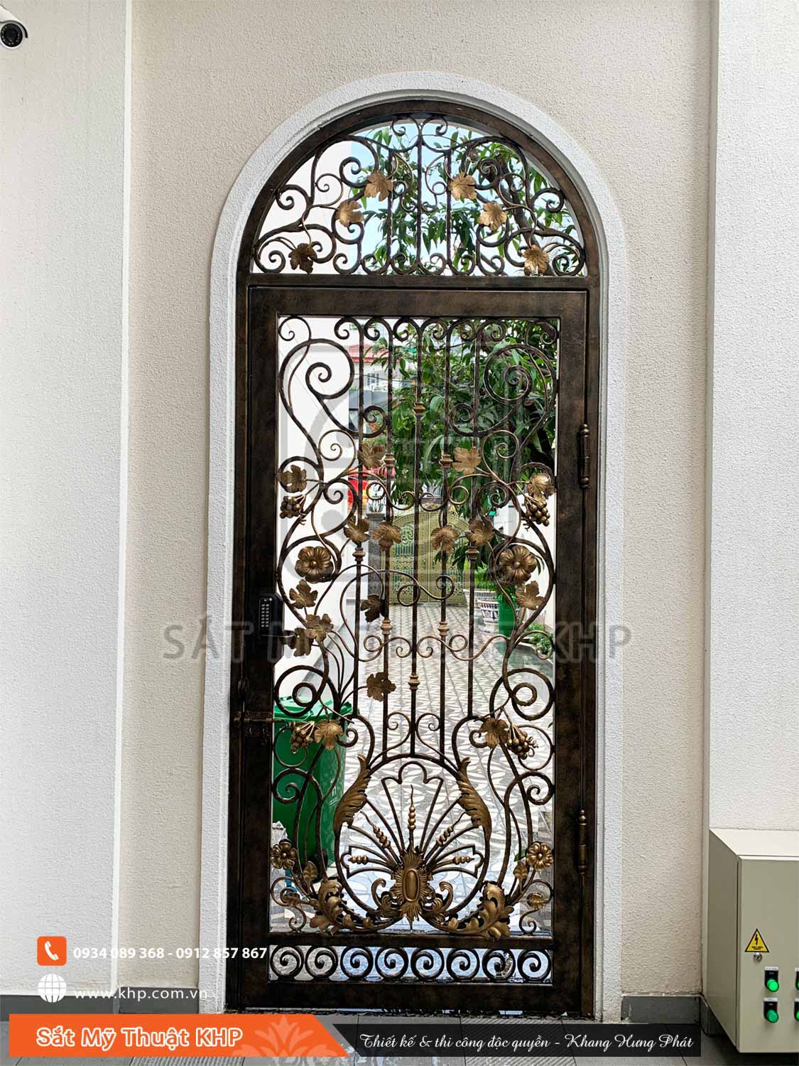Cửa cổng Sắt Mỹ Thuật Cổ Điển DR004 2 Cửa cổng Sắt Mỹ Thuật Cổ Điển DR004 - Ảnh 2