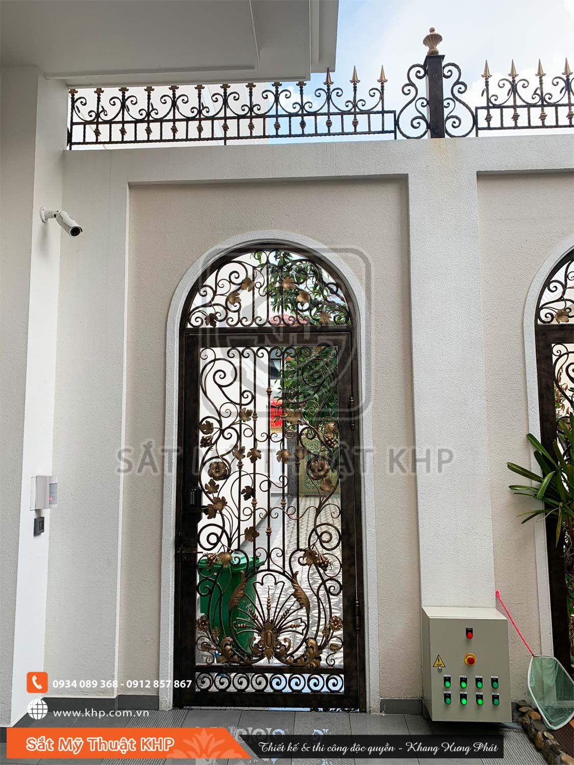 Cửa cổng Sắt Mỹ Thuật Cổ Điển DR004 1 Cửa cổng Sắt Mỹ Thuật Cổ Điển DR004
