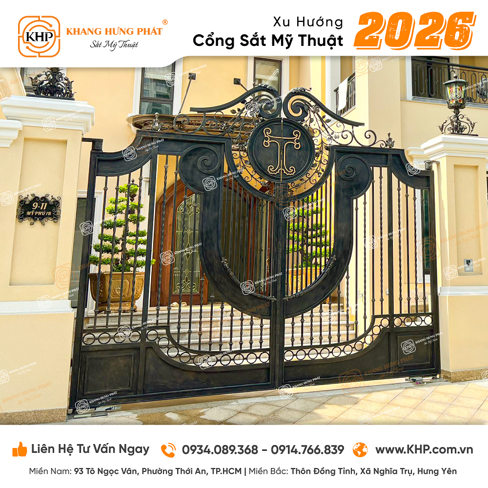 Thiết kế cổng vòm cánh cung lượn sóng nhẹ phong cách Châu Âu hoài cổ (Mã số: KHP-2026-03), tạo điểm nhấn bằng đại tự chữ T phong thủy mạ vàng trên nền sơn màu đồng đen.